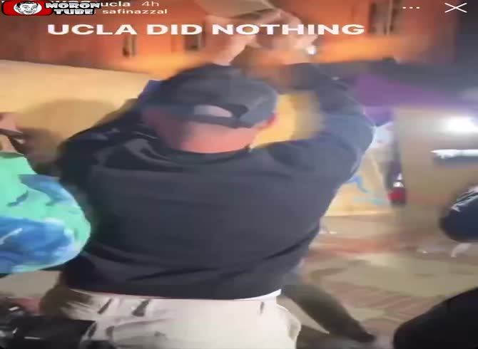 Video :A pro-Palestinian is struck by a pro-Israeli with a wooden plank